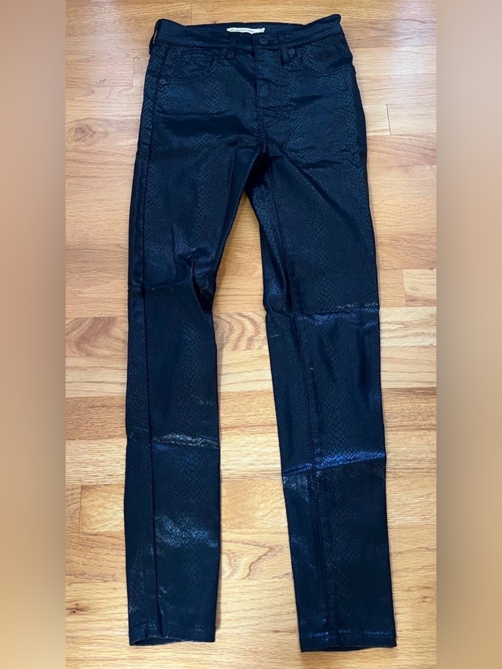 Levi’s Womens Black Mile High Super Skinny Coated Snake Print Shiny Jean Size 24